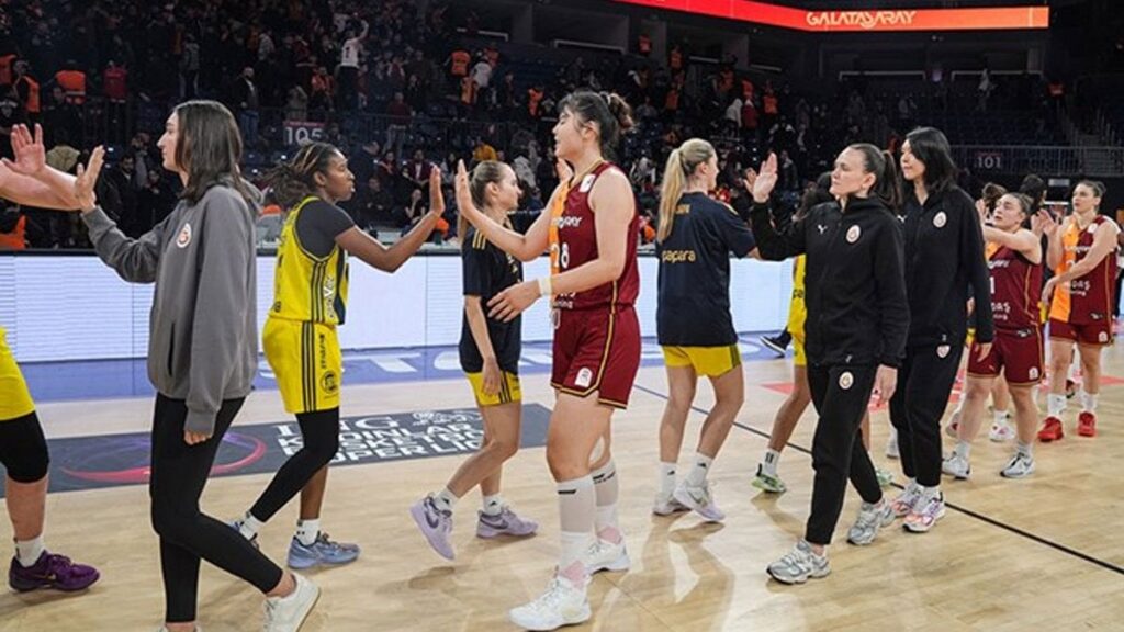 fenerbahce ile galatasaray arasinda yeni kriz cikti bu sefer kadinlar basketbol macinda yasandi sICeZ5n7