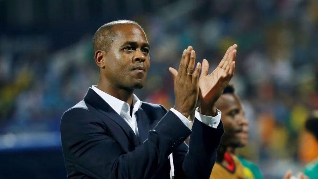 patrick kluivert surpriz takimla anlasti son olarak adana demirsporu calistirmisti mTGnW1CG