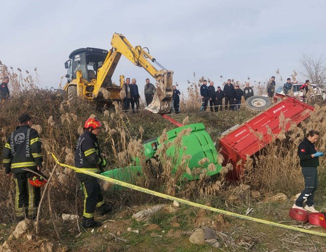 traktor devrildi dede oldu aractan atlayan torunu kurtuldu 1 zm12N3vS