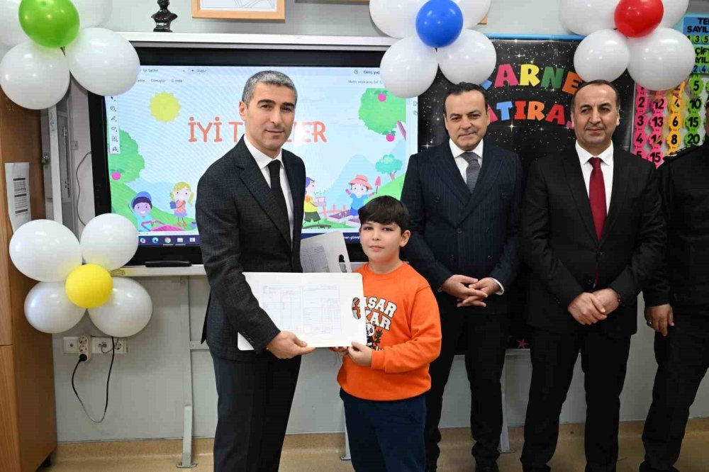 61 bin ogrenci karnesini aldi 1 2fMEAzlS