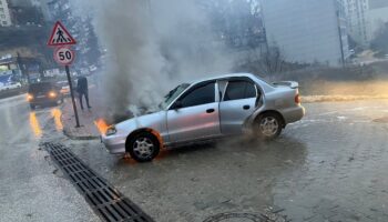 bilecikte seyir halindeki otomobil alev alev yandi 2Lk6LPGV