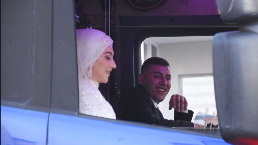 boyle gelin arabasi gorulmedi izleyenler bir kez daha bakti CTHatpPh