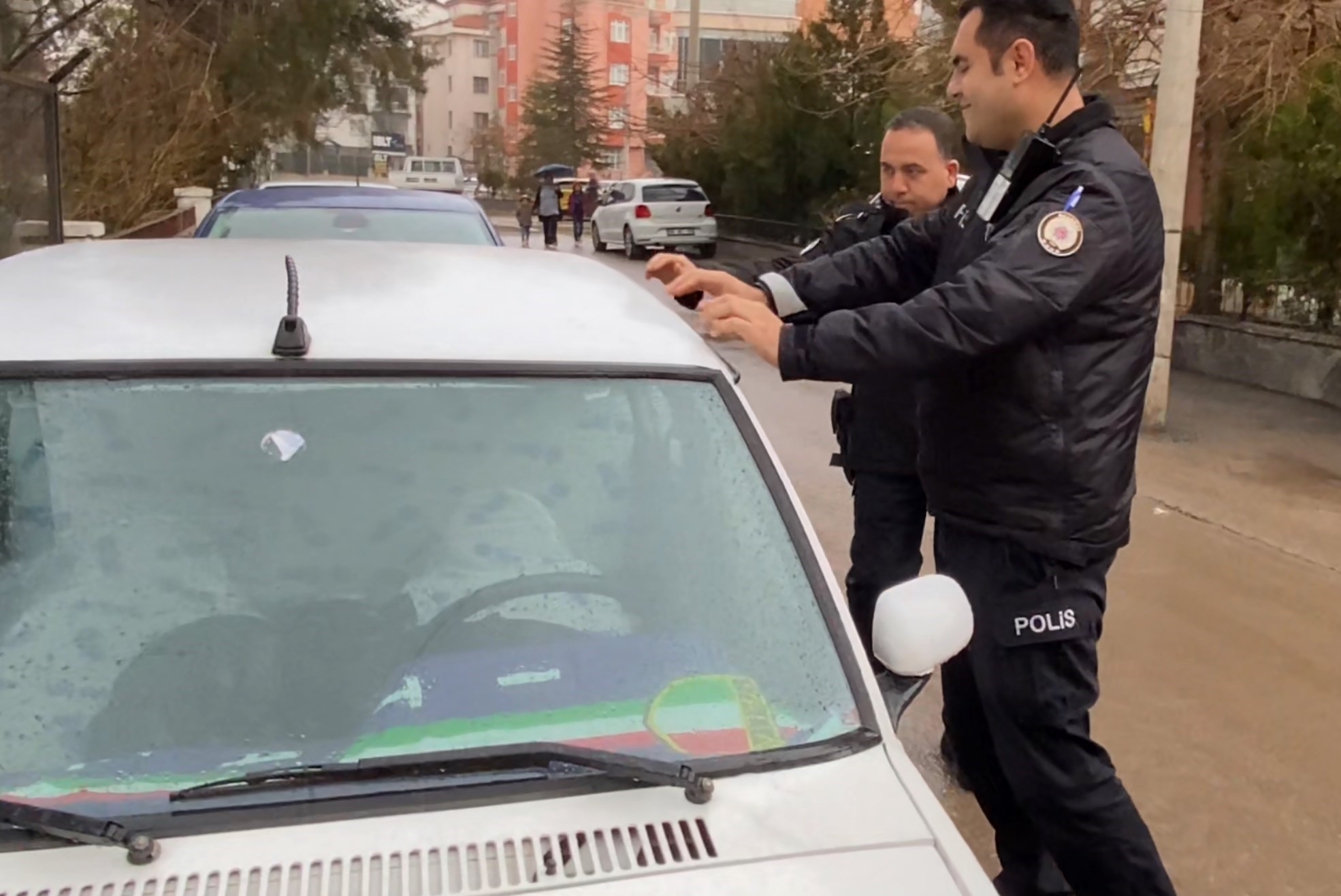 boyle uyku gorulmedi aksarayda polis uyandirmak icin her yolu denedi 3 b5BGRXKI
