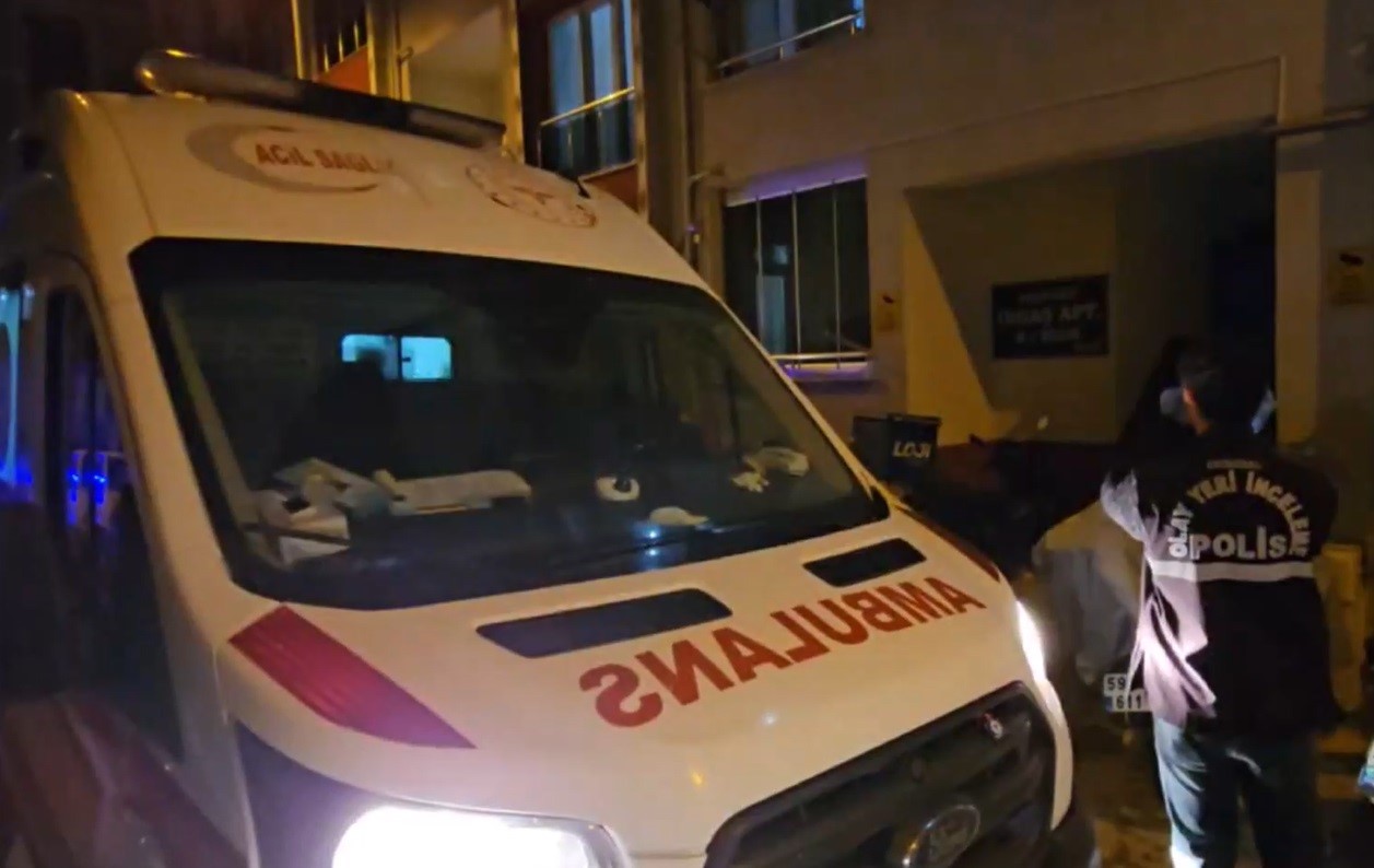 edirnede bir kadin evinde kalbinden bicaklanmis halde bulundu 0 9wWqQKIi