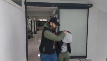 izmirde aranan hirsiz son isinde yakalandi Rcl8fu3m