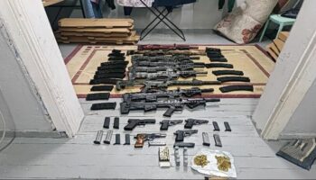 izmirde silah kacakciligi operasyonunda cephanelik ele gecirildi 15 gozalti ylNQ2e4q