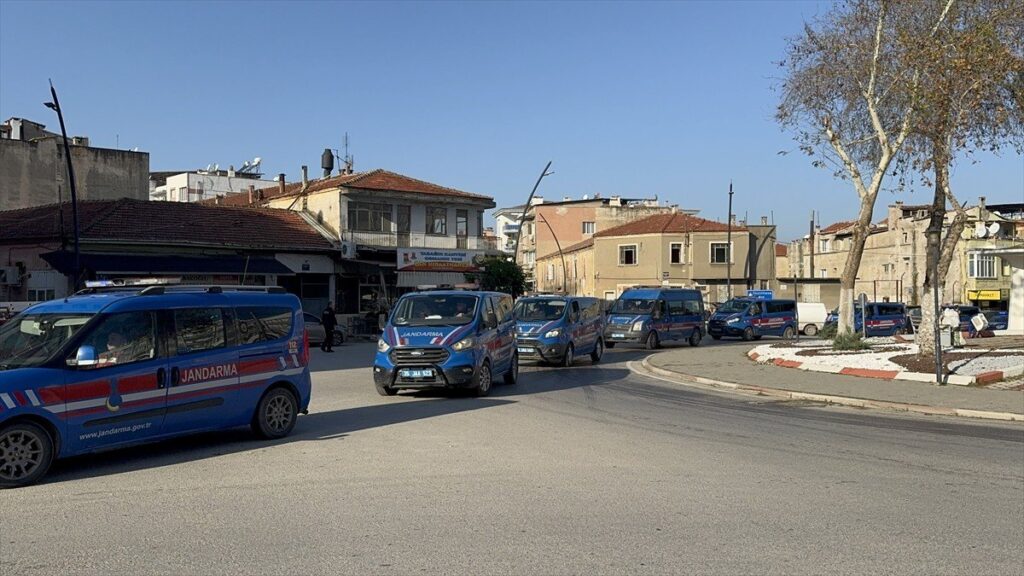 izmirde suc orgutune buyuk darbe onlarca kisi gozaltina alindi 1mX39fBz