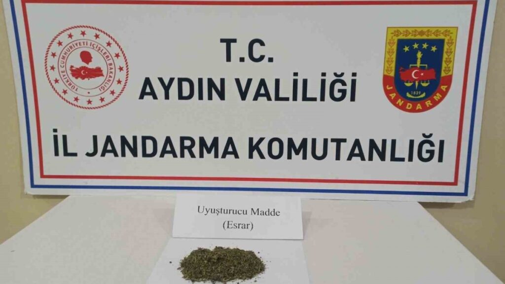 jandarmanin hassas burunlu kopegi uyusturucuya gecit vermedi fDML8ruj