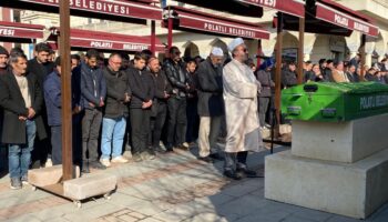 kanalizasyon kazisindaki gocukte hayatini kaybeden 2 isci topraga verildi 8Q44Qg9F