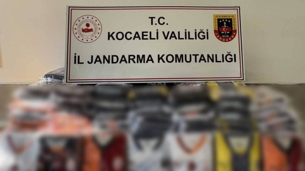 kocaelide kacak forma operasyonu bin 206 adet ele gecirildi T4Tuq3LE