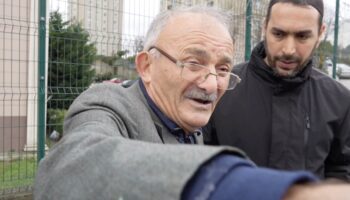 namazdan cikti aracin altinda kaldi TxW1Xpth
