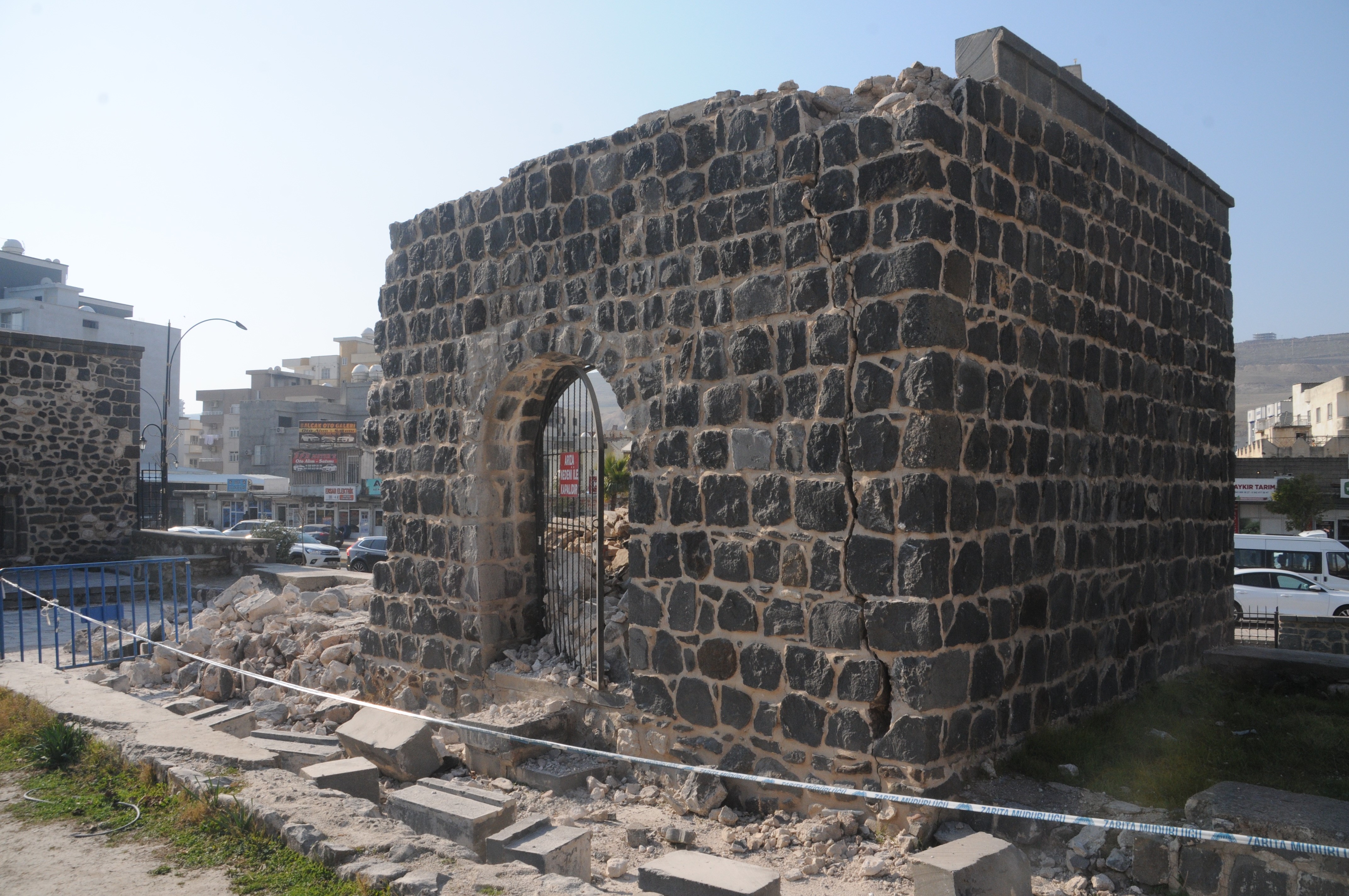 restore edilmeyen tarihi medrese yikildi 0 epz9etRt