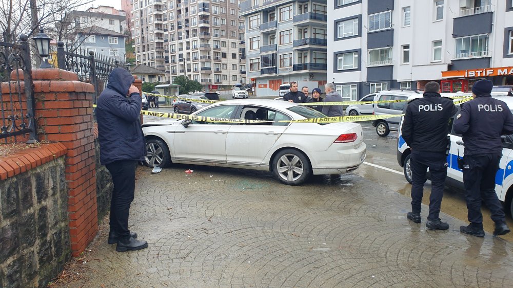 rizede once minibuse sonra duvara carparak durdu kaza sanildi gercek bambaska cikti 1 wbN1dhK1