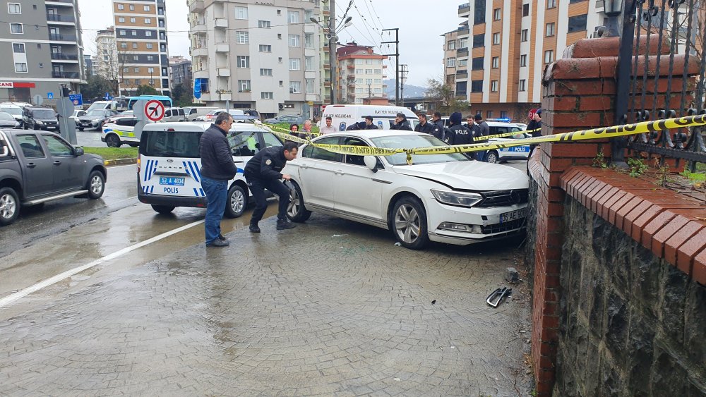 rizede once minibuse sonra duvara carparak durdu kaza sanildi gercek bambaska cikti 2 XrgLY9S9
