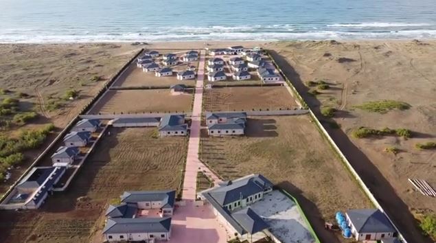 tarikatin luks tatil sitesi yerle bir edildi menzile safak baskini zabitalar tirmanarak iceri girdi