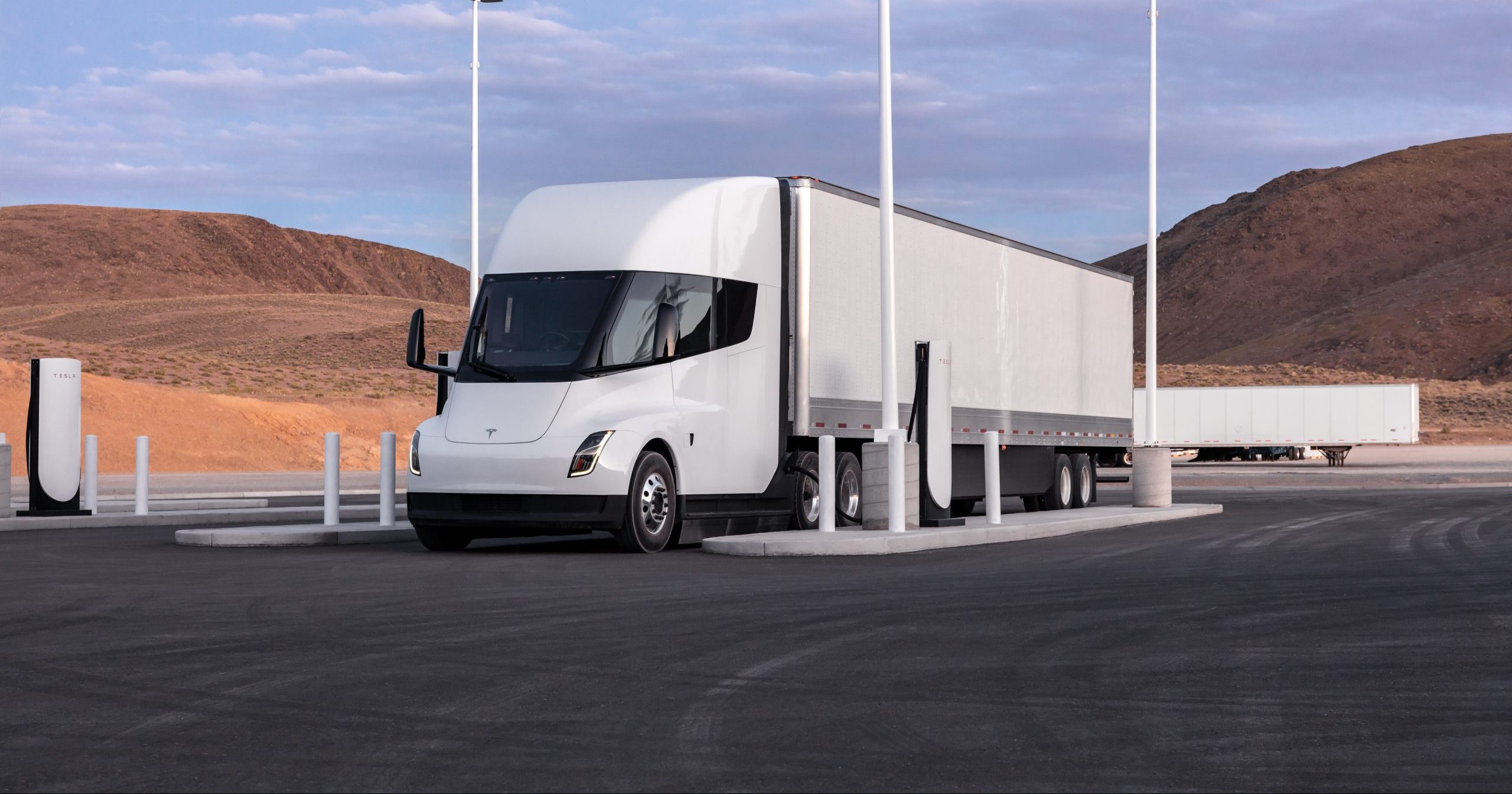 tesla elektrikli kamyon sarj istasyonlari icin 100 milyon dolarlik fon aldi 1 FltFNI4r