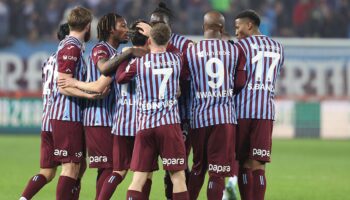 trabzon basini 5 gollu galibiyeti mansetlerine boyle tasidi 7lTlNax3