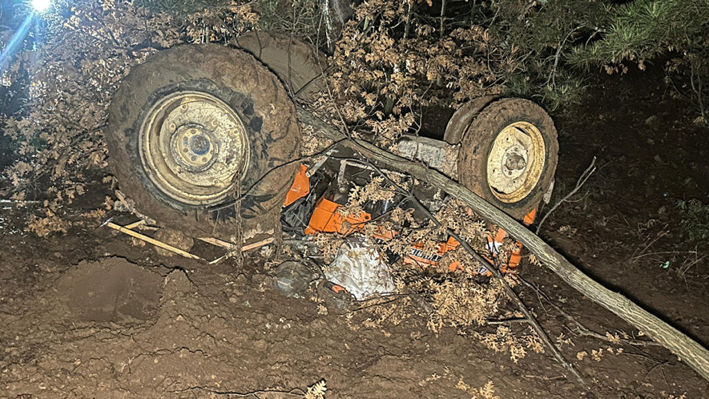 usakta feci kaza traktor devrildi 2 olu 2 yarali NE7BFRLz