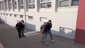 uyusturucu hap yakalatti savunmasi sok etti fistik saniyordum 3VS28RGU