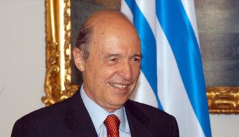 yunanistanin eski basbakanlarindan simitise son veda XF5NwnsQ