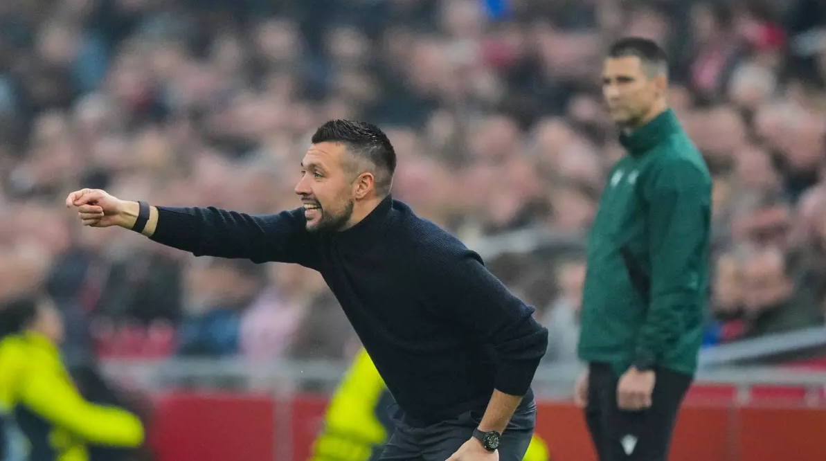 ajaxta galatasaray maci oncesi buyuk kriz takimdan ayrilabilir 0 eHAfRbFf