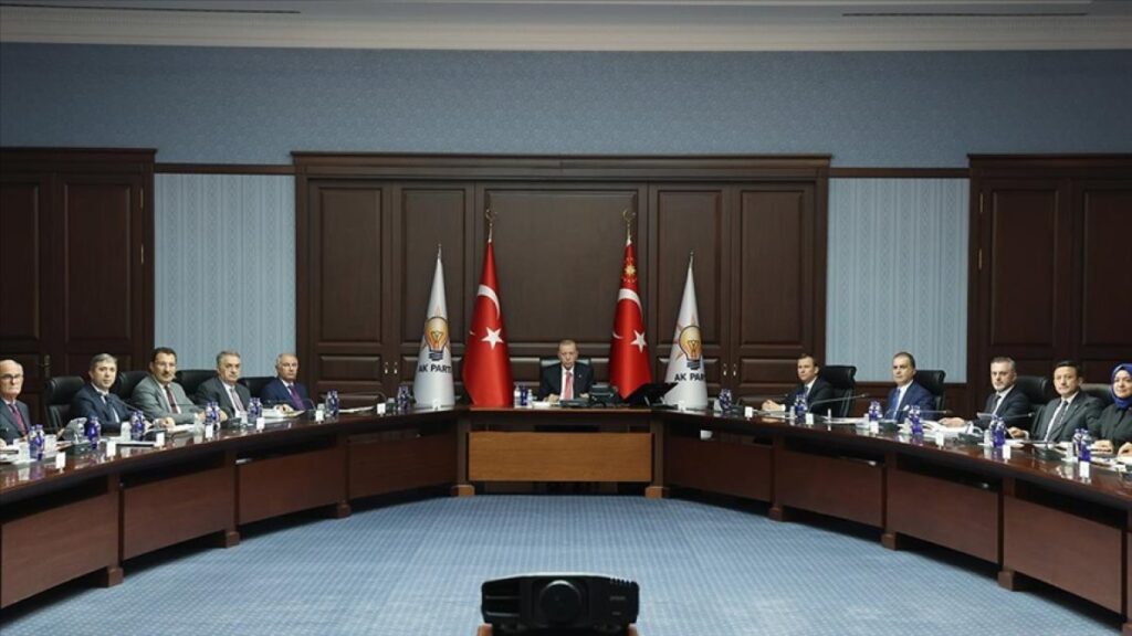 ak parti mkyk toplandi A6YcJdNT