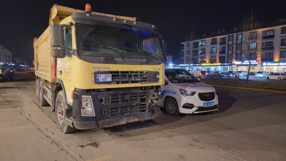 alkollu surucu dehset sacti 3 kisi yaralindi 6 SLhOvZTj