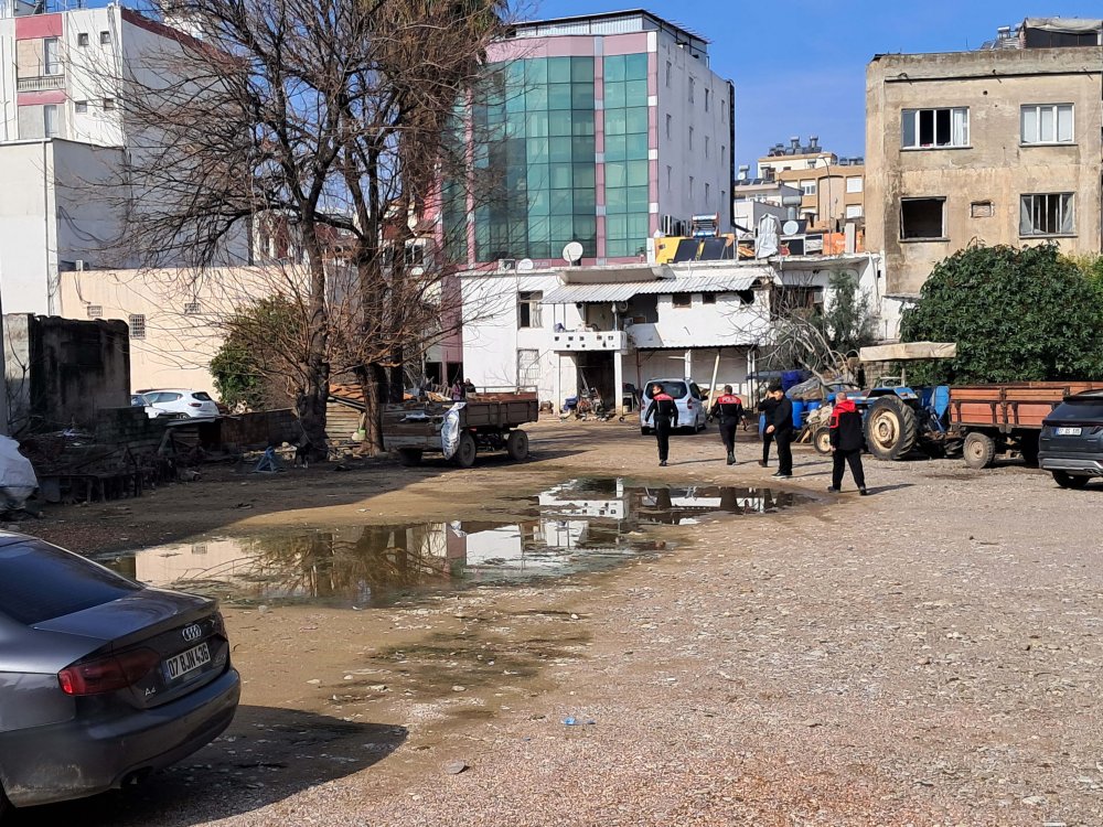 antalyada kan donduran anlar hic acimadi av tufegiyle kopegi vurdu 4 h5guEWfb