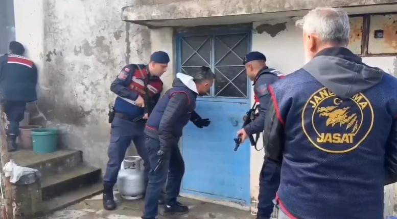 antalyada silah operasyonu 1 CCEWB6Kk