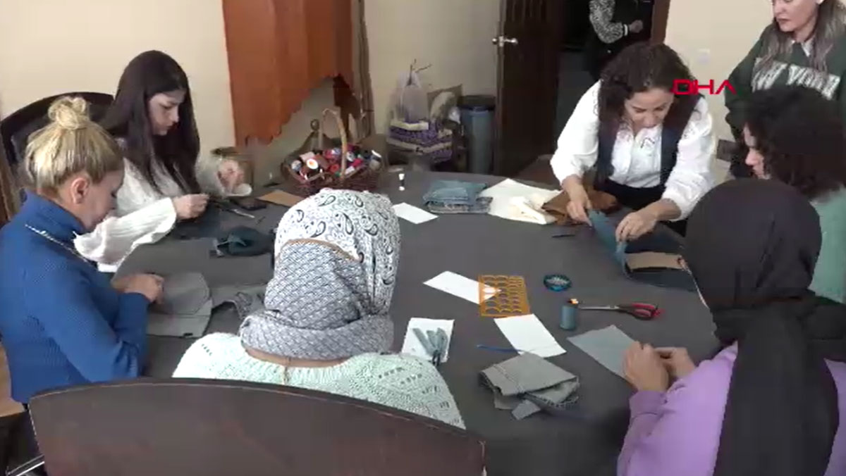 atik kumaslar islemeli cantalara donusuyor 0