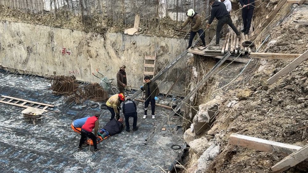 avcilarda insaata dusen isci kurtarildi 10 UjJf3NF4