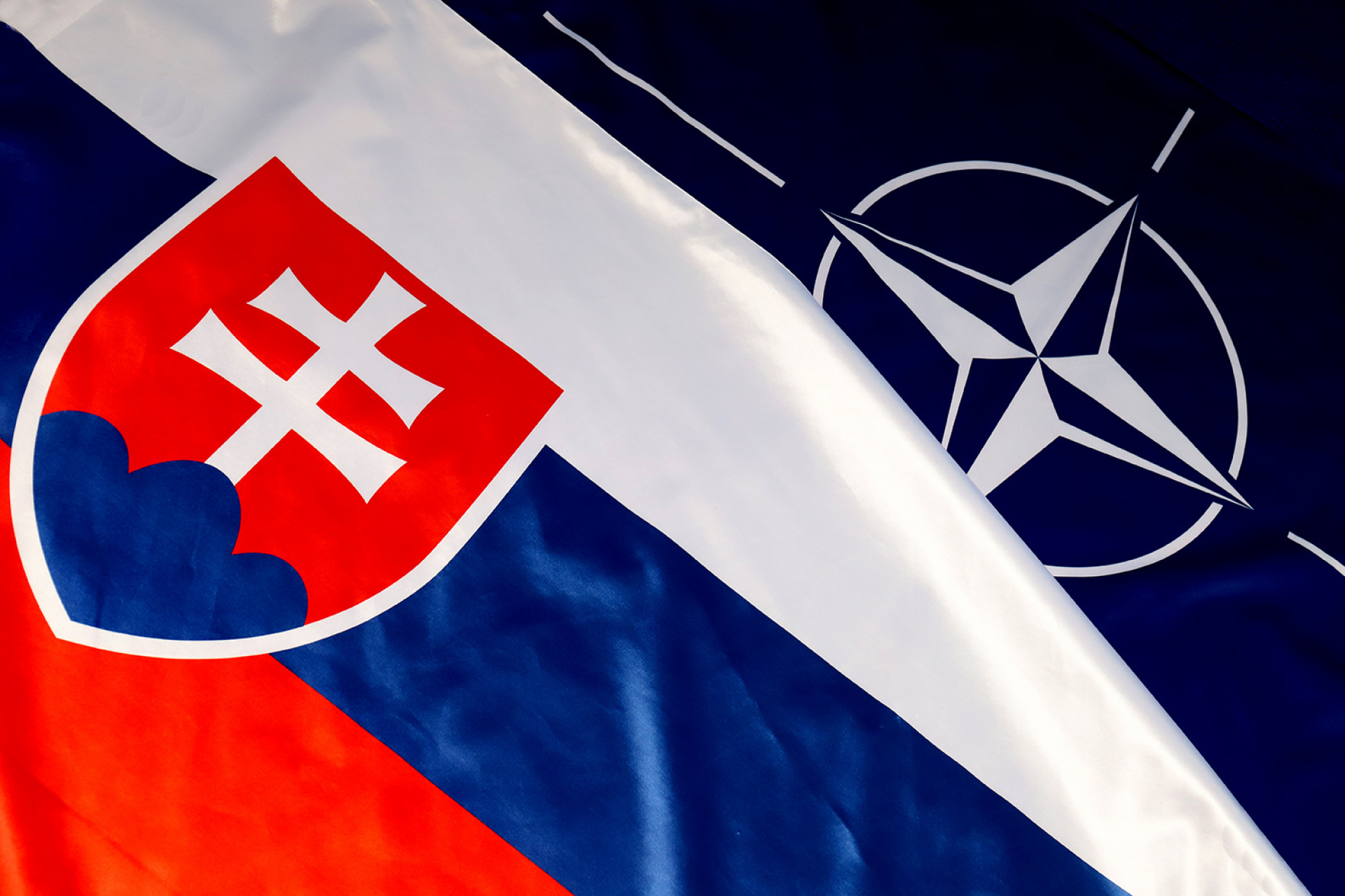 avrupa sokta slovakya natodan cekilmeye hazirlaniyoe 4 iLXRY6Af