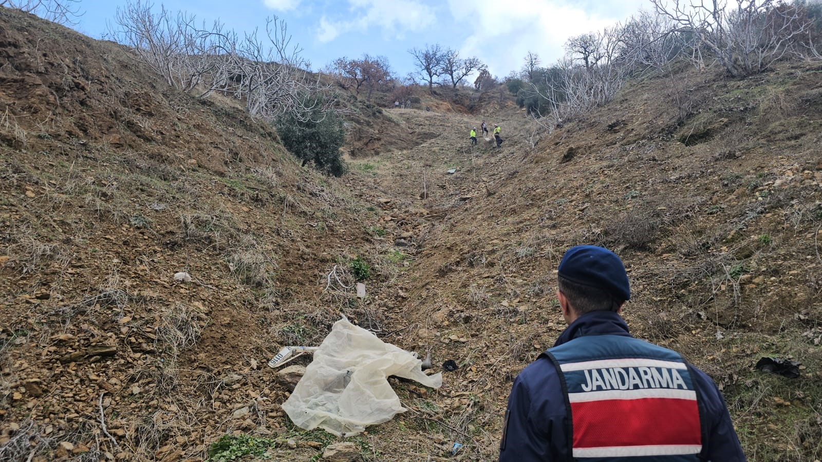 aydinda zeytin iscilerini tasiyan cip takla atti 1 olu 4 yarali 3 zdz4iy8B