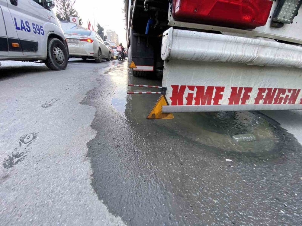 bahcelievlerde kanalizasyon tasti yayilan koku rahatsiz etti 2 cYrOcu4H