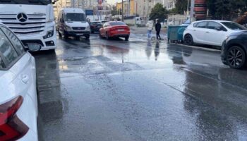 bahcelievlerde kanalizasyon tasti yayilan koku rahatsiz etti ErQBWqdU