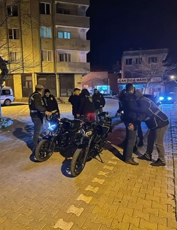 balikesirde huzur operasyonu bin 123 kisinin sorgusu yapildi 4 IALZU1IF