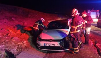 batmanda hafif ticari arac ile otomobil carpisti 4 yarali 2f8mYZ4T