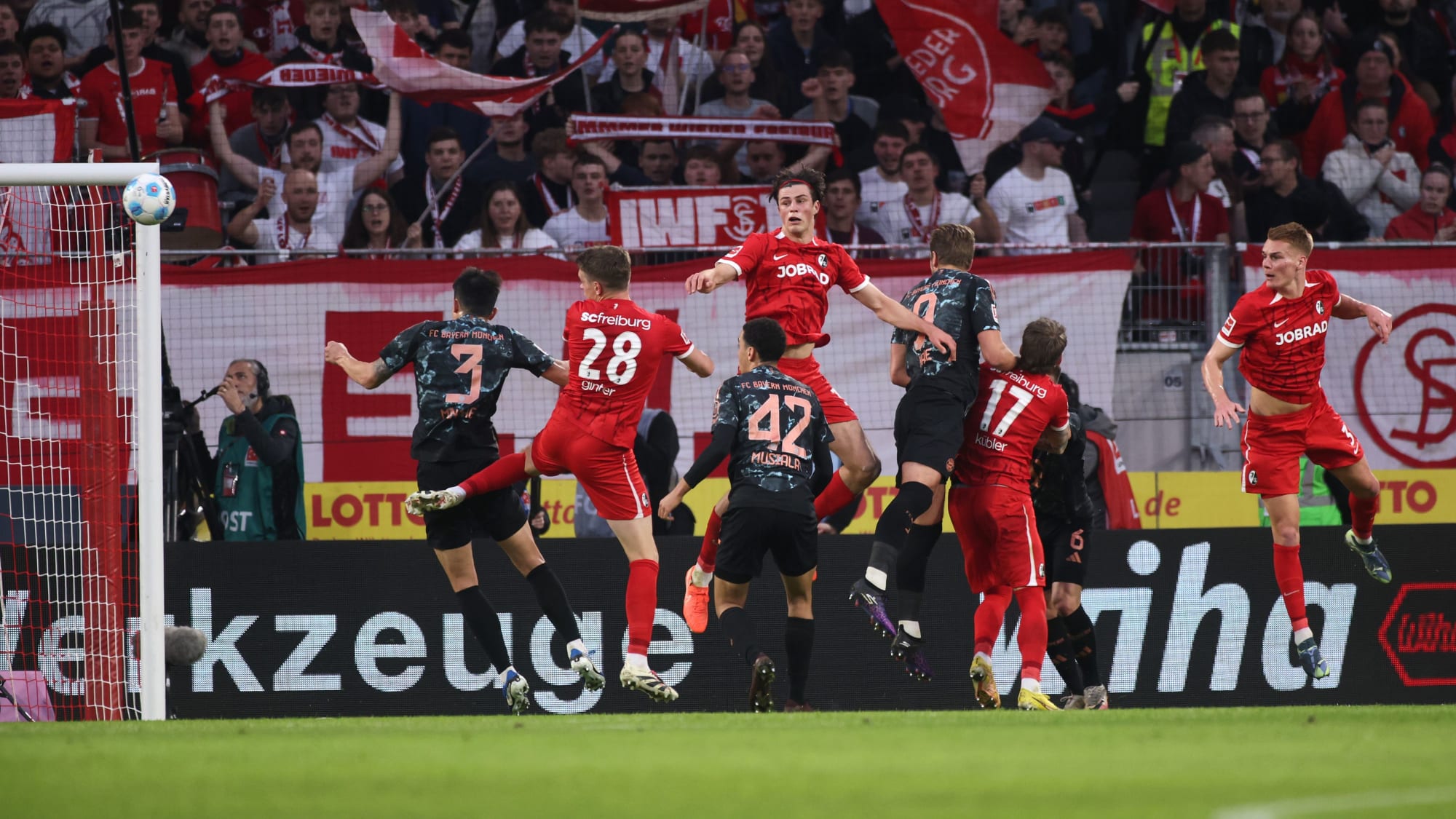 bayern munih freiburg engelini asti 2 2t9hI3JF