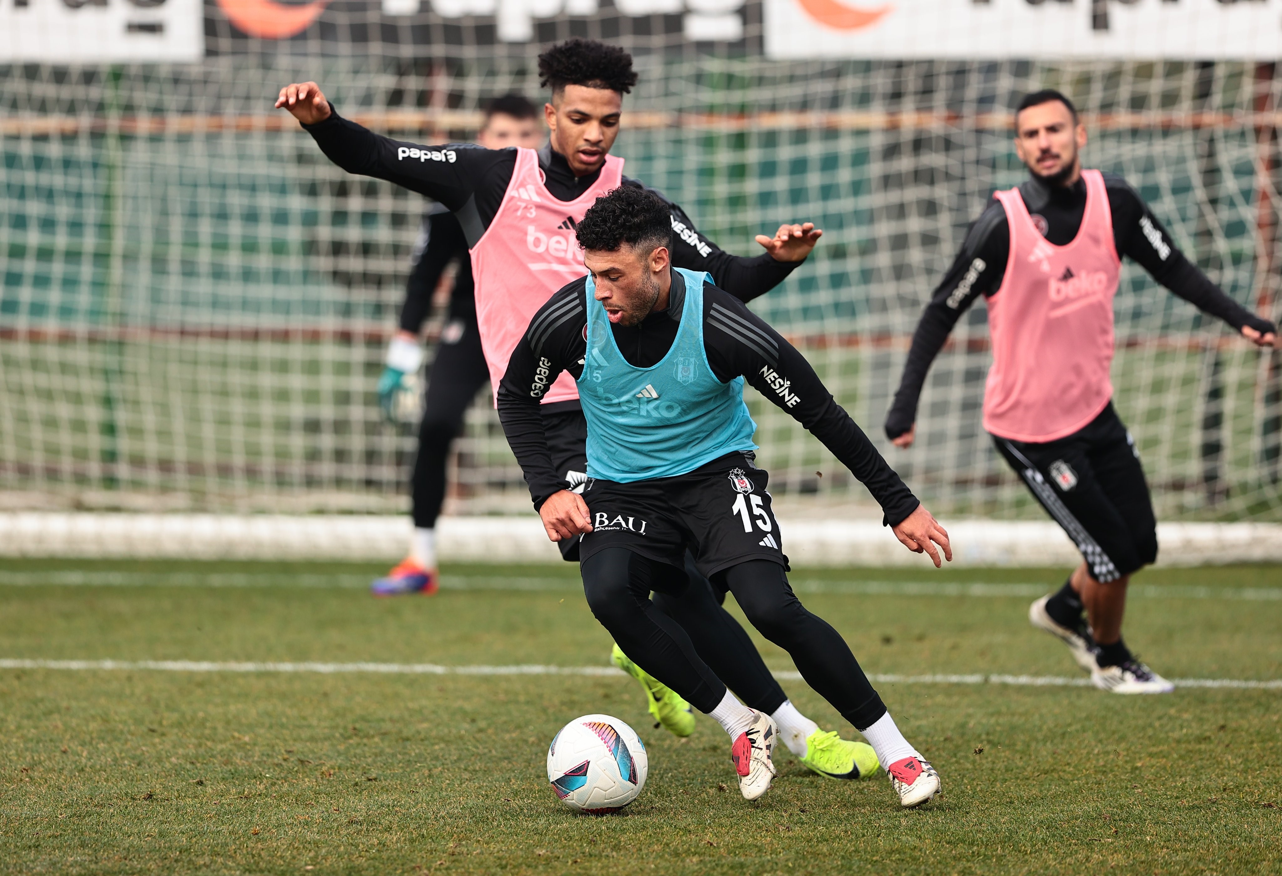 besiktas ara vermeden calisiyor 2 hai35H3Z