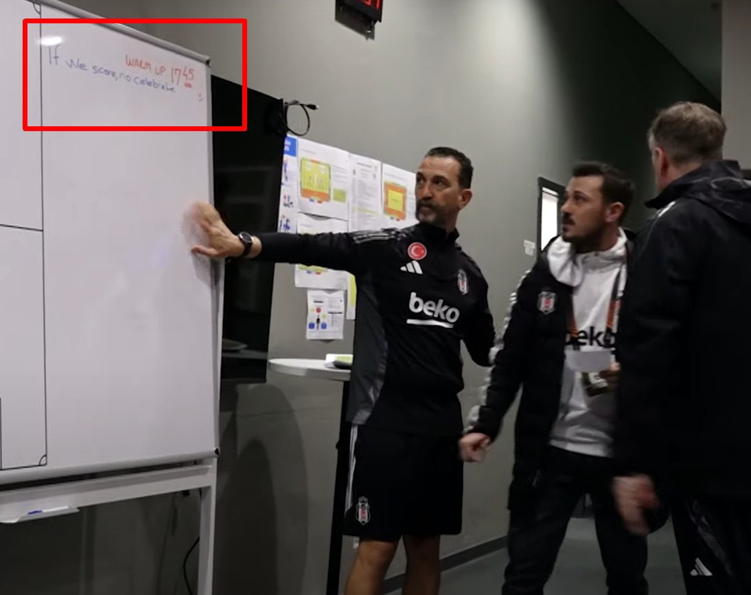 besiktas taktik tahtasinda dikkat ceken yazi 0