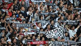 besiktasli taraftarlardan anlamli hareket tribunler sessizlige burunecek 8Mu2ICDU