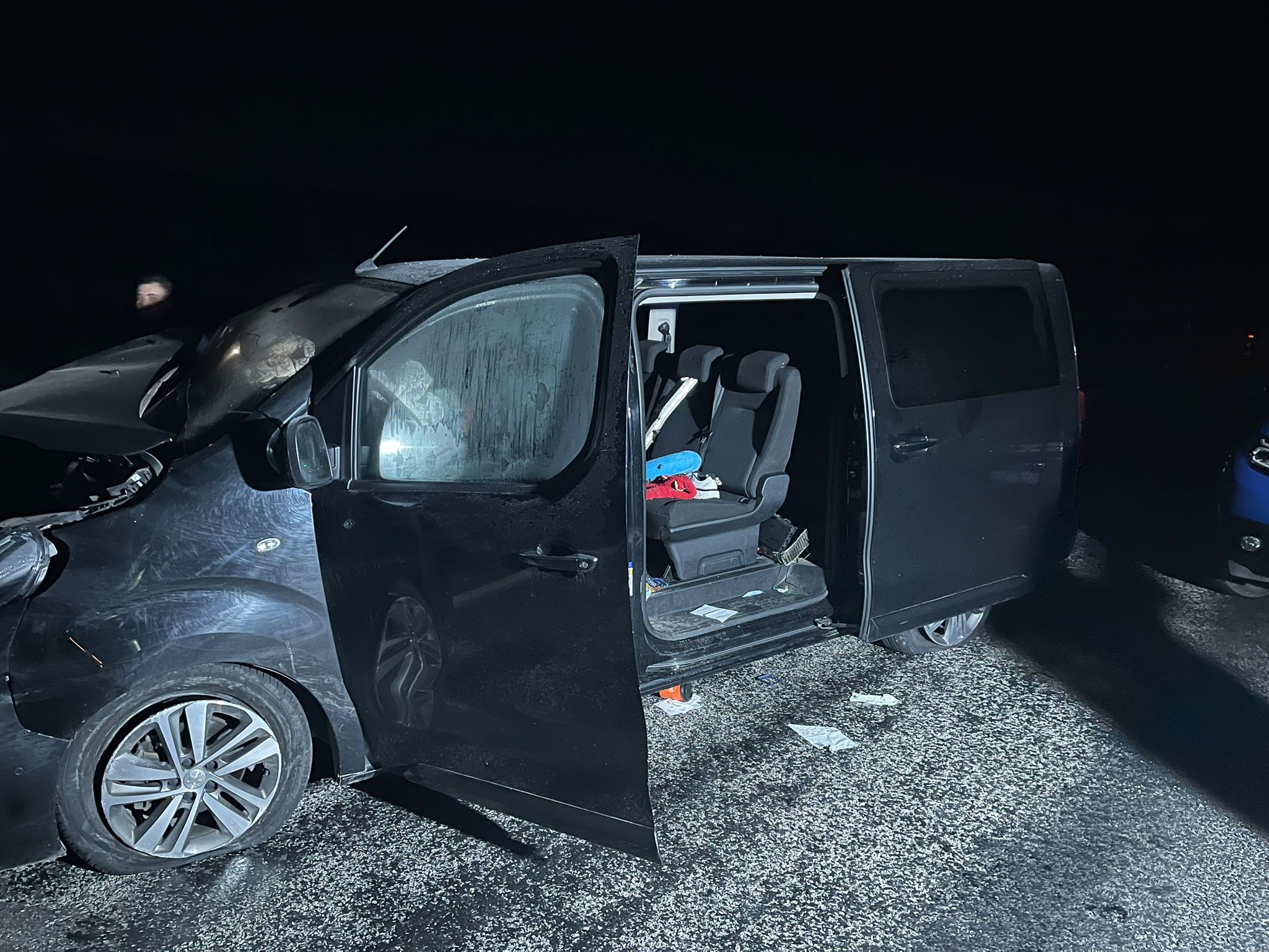 beysehirde feci kaza koreli turistleri tasiyan minibus ile otomobil carpisti 2 olu 6 yarali 4M4n7vIa