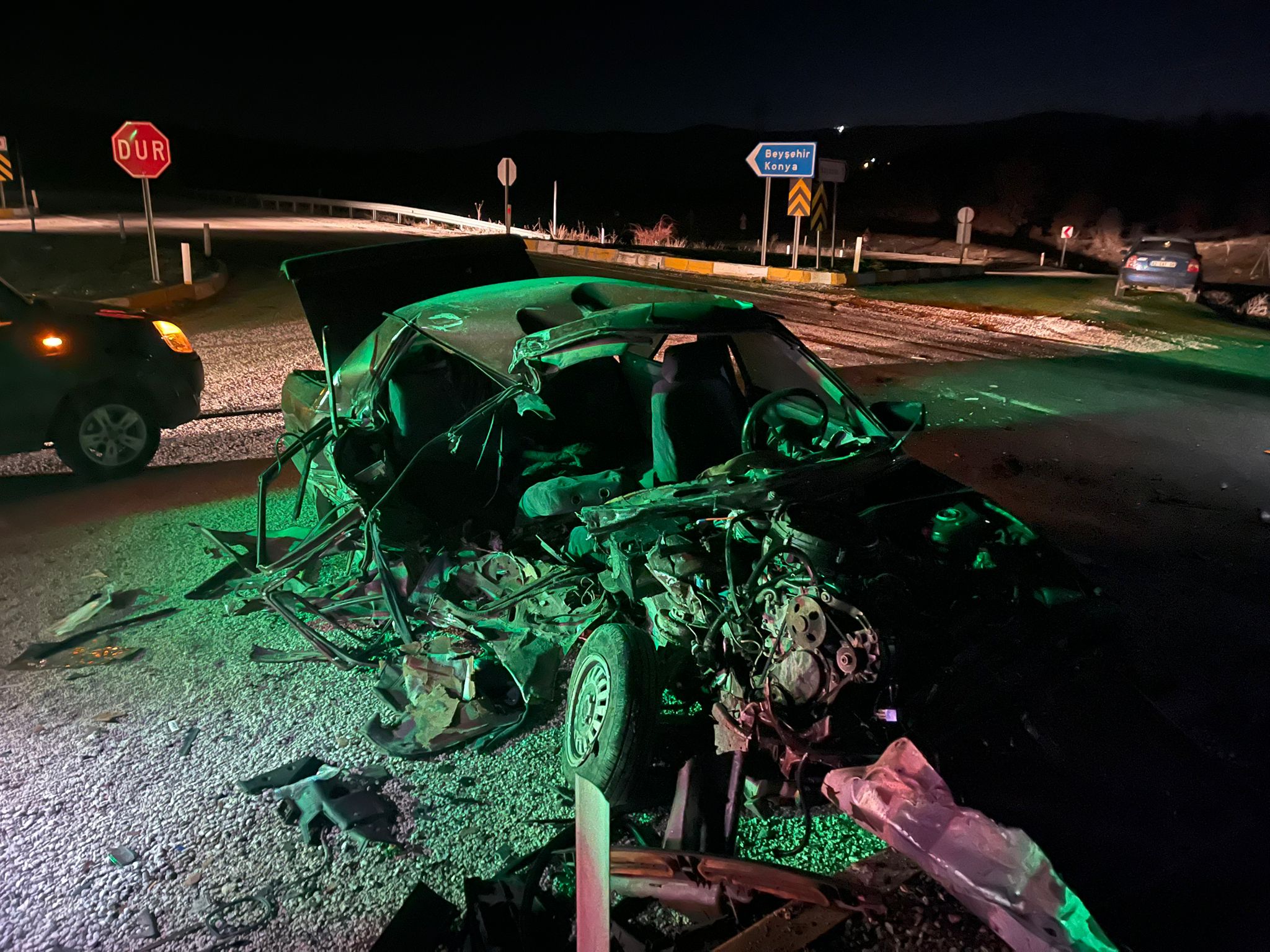 beysehirde feci kaza koreli turistleri tasiyan minibus ile otomobil carpisti 2 olu 6 yarali AYYO7FOA