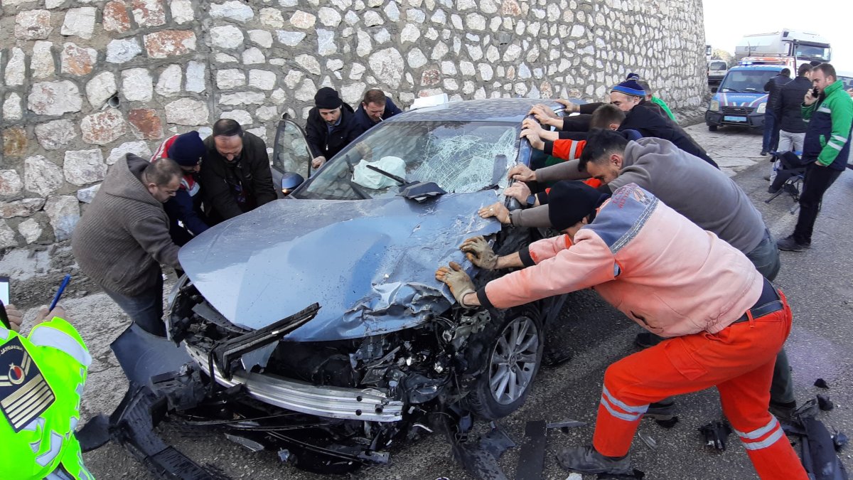 boluda tirla otomobil carpisti 4 OuPq86pf