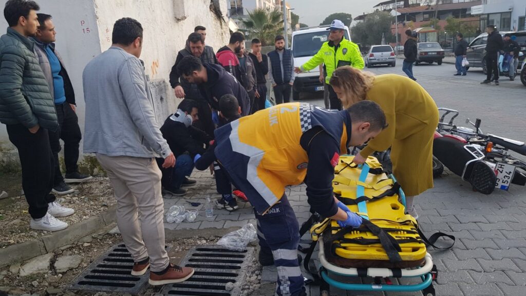 buharkentte motosiklet kazasi 2 yarali RrxZwlai