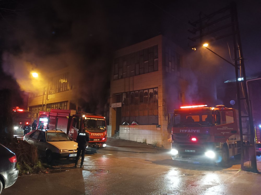 bursada 3 katli tekstil atolyesi kule dondu 1 Sgkm8VCm
