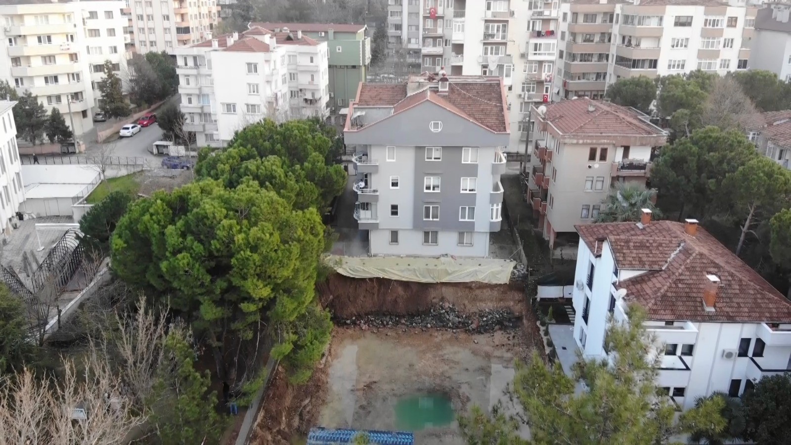 bursada korku dolu anlar binanin zemini kaydi 1 OFF4h5GS