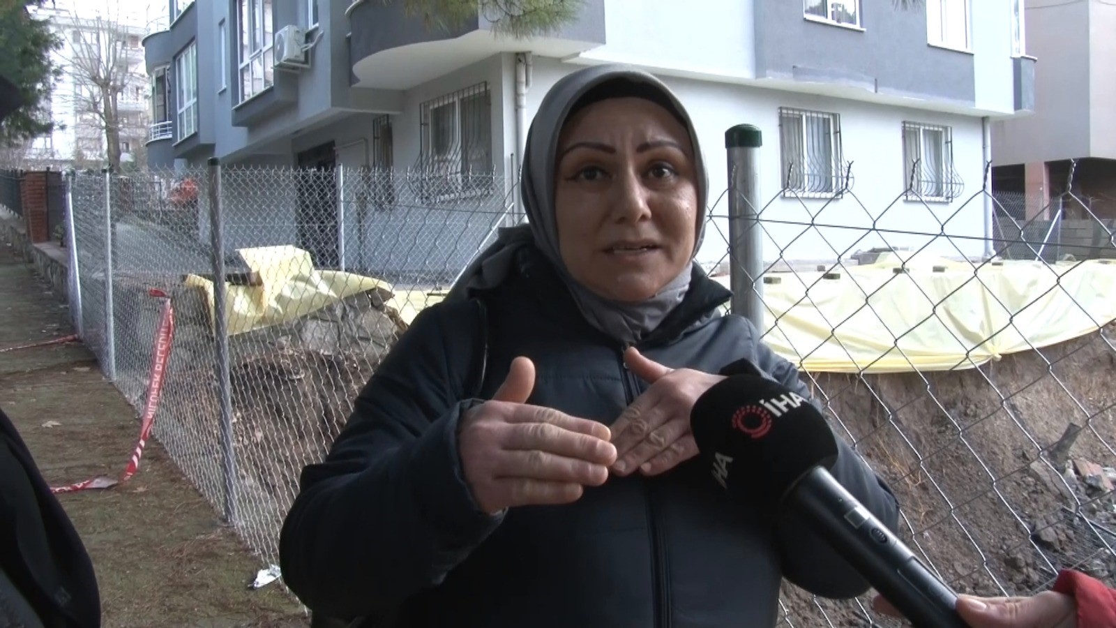 bursada korku dolu anlar binanin zemini kaydi 2 ewIUjAUW