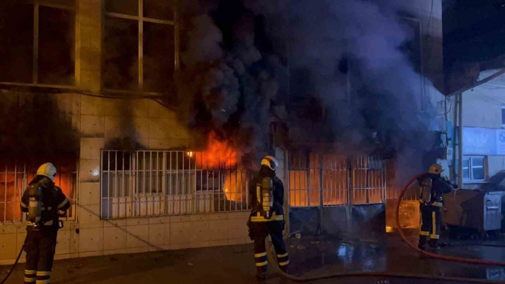 bursada korkutan yangin 3 katli tekstil atolyesi alevlere teslim oldu 0 N8zpBJlz