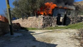 canakkalede yanan ev kule dondu 2NjGV7Z1
